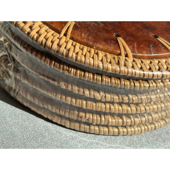 Pier 1~ 8 Handmade Barrel Raffia Tamarind Napkin Rings & 6 Coasters/14 pieces - Picture 16 of 16